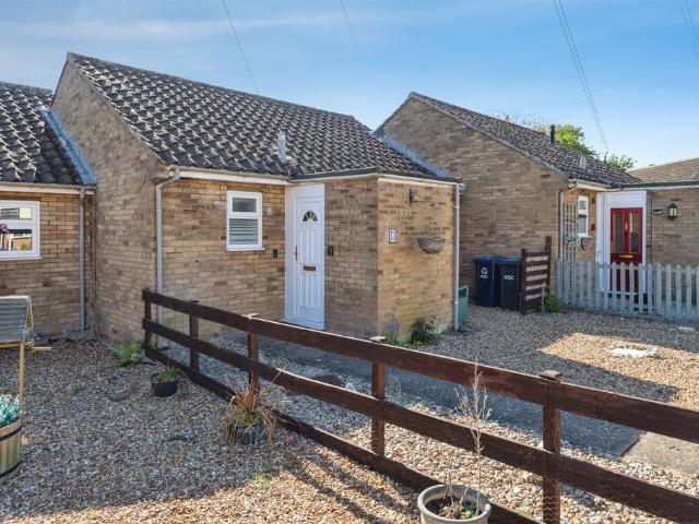 1 bedroom terraced bungalow for sale