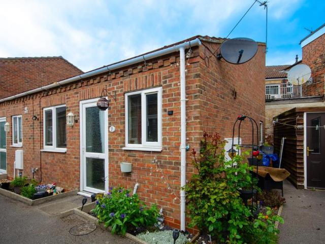 1 bedroom terraced bungalow for sale