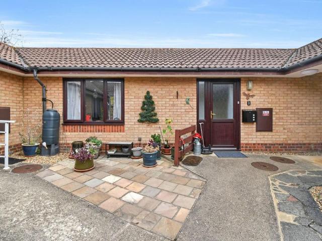 1 bedroom terraced bungalow for sale