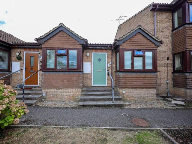 1 bedroom terraced bungalow for sale