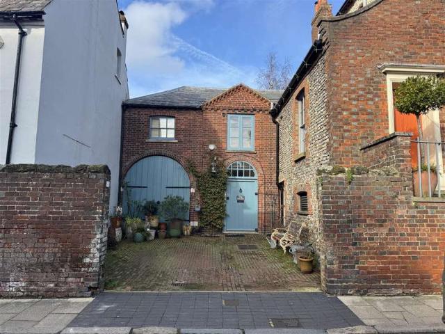 1 Bedroom Terraced House