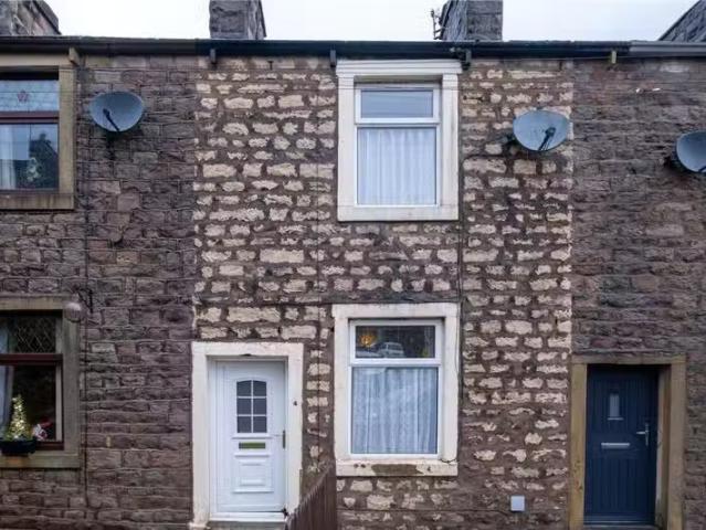 1 bedroom terraced house for rent in Bethesda Street, Barnolds.