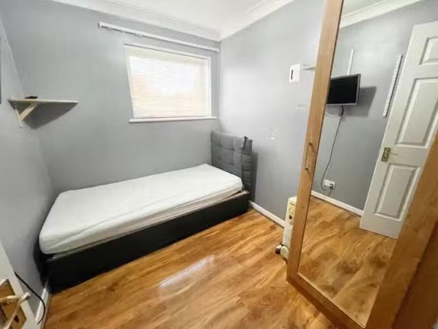 1 bedroom terraced house for rent in Galleywood Road, Great Ba.