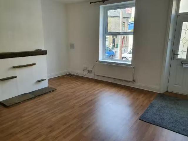 1 bedroom terraced house for rent in Providence Terrace, Bradf.