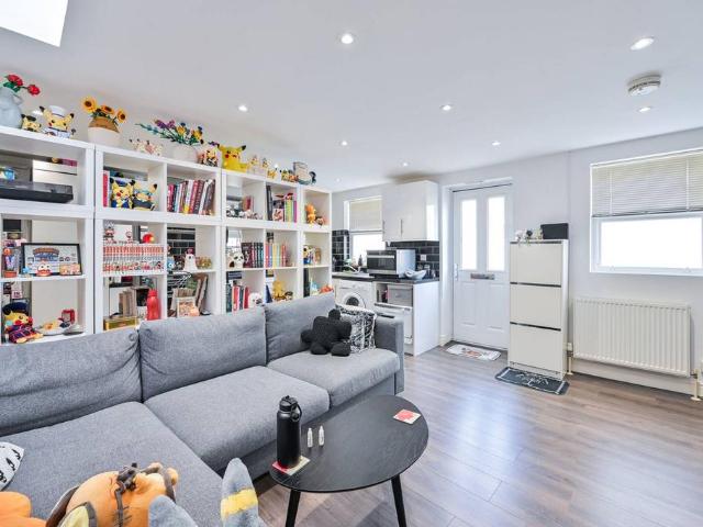 1 bedroom terraced house for sale