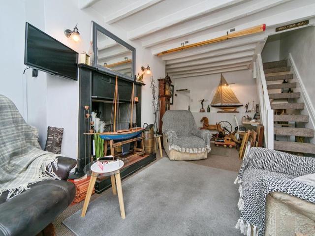 1 bedroom terraced house for sale