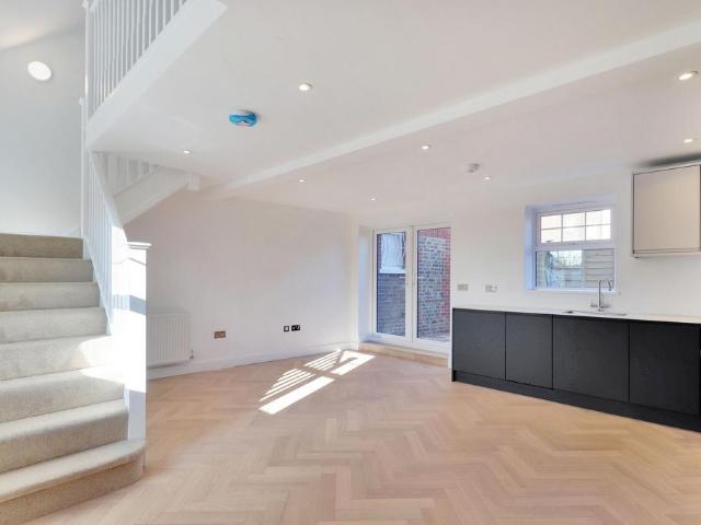 1 bedroom terraced house for sale