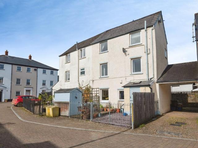 1 bedroom terraced house for sale