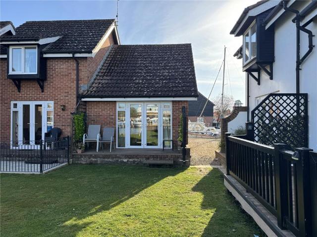 1 bedroom maisonette for sale