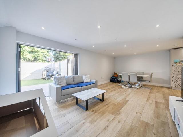 1 bedroom terraced house for sale
