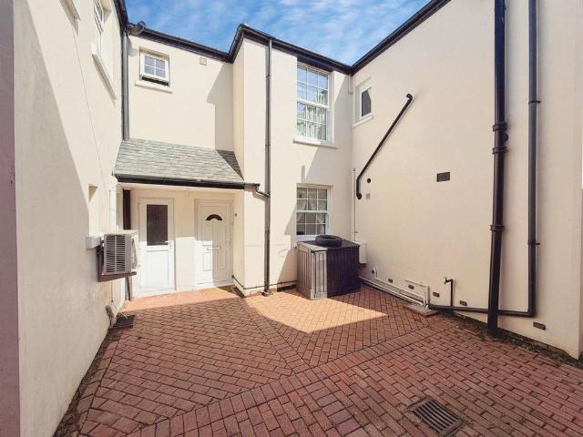 1 bedroom terraced house for sale