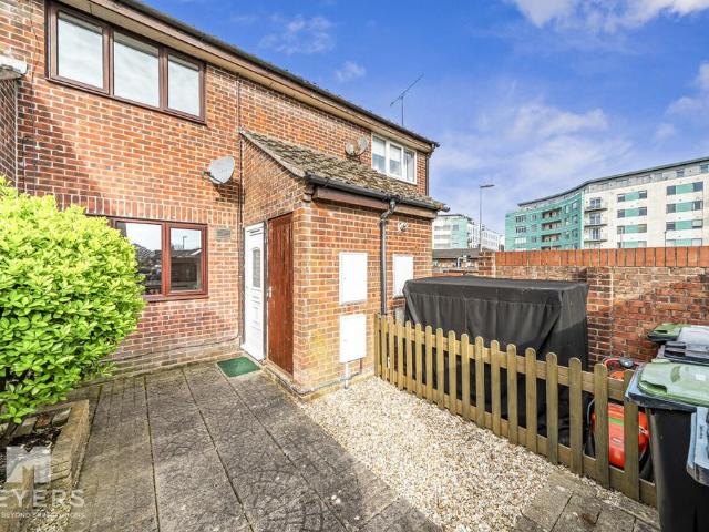 1 bedroom terraced house for sale
