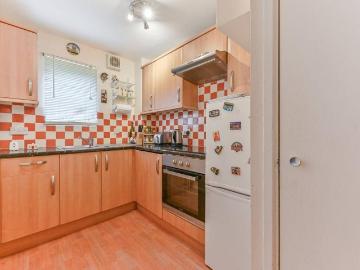Mitcham, London, Greater London - Equipped kitchen