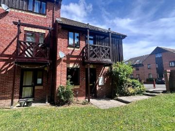 1 bedroom end of terrace house for sale