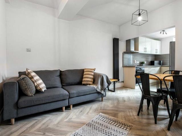 1 bedroom Terraced House To Let