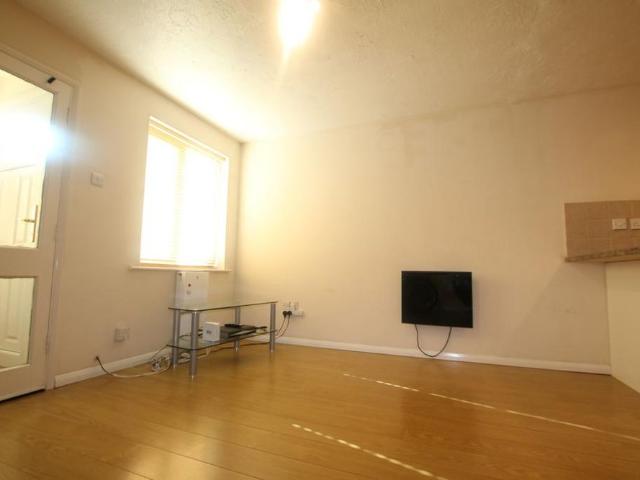 1 bedroom terraced house to rent