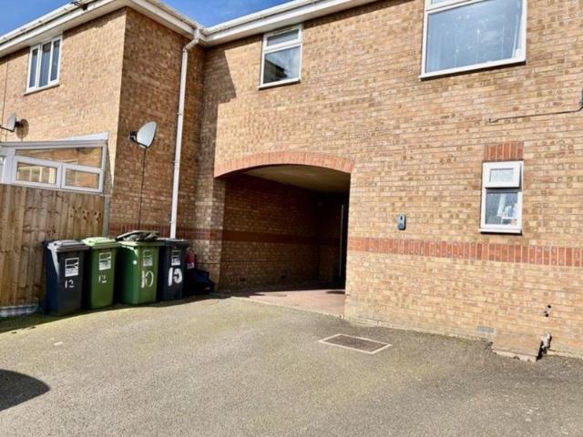 1 bedroom terraced house to rent