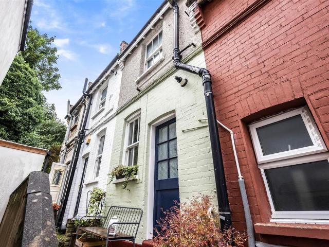 1 bedroom terraced house to rent