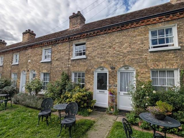 1 bedroom terraced house to rent