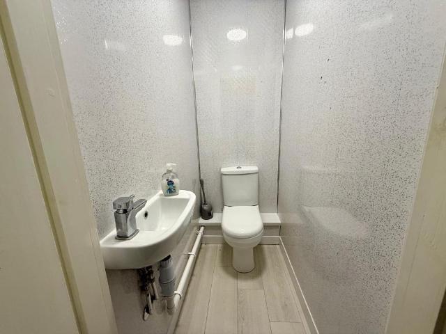 4 bedroom terraced house to rent