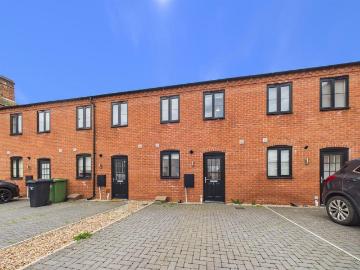 House for rent in Burhill - Garden, Equipped kitchen