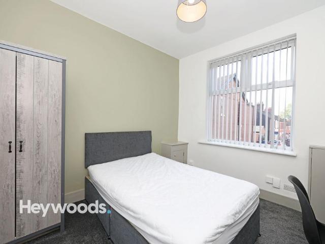 1 bedroom terraced house to rent