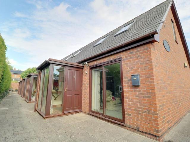 1 bedroom terraced house to rent