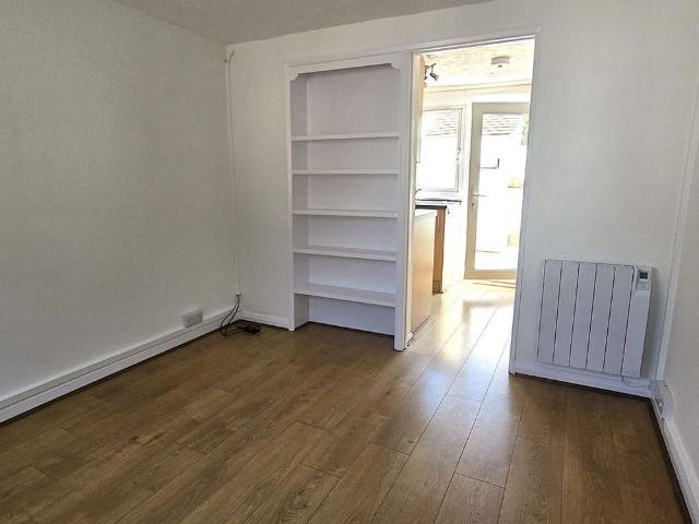1 bedroom terraced house to rent