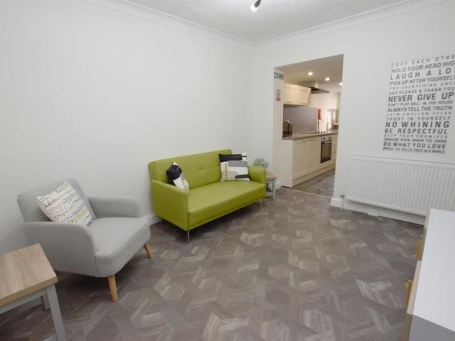 1 bedroom terraced house to rent