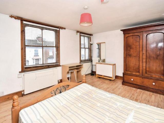1 bedroom terraced house to rent