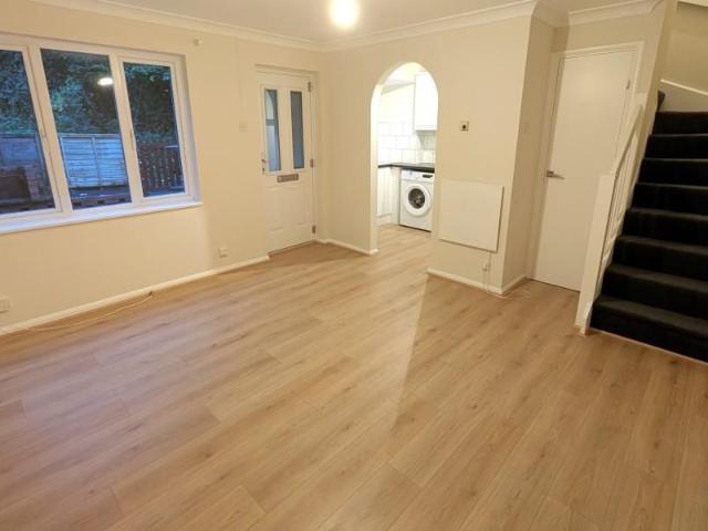 1 bedroom terraced house to rent