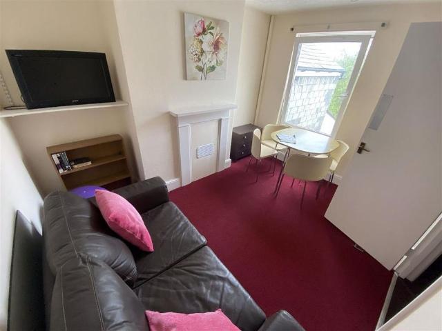1 bedroom terraced house to rent