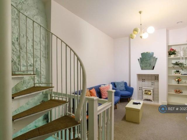 1 bedroom terraced house to rent