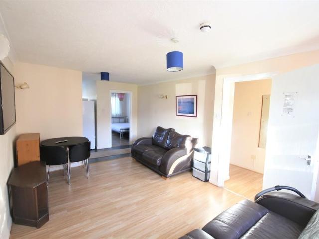1 bedroom terraced house to rent