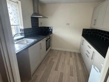 Barnsley, South Yorkshire, Midlands - Equipped kitchen