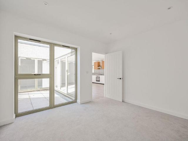 1 bedroom terraced house to rent