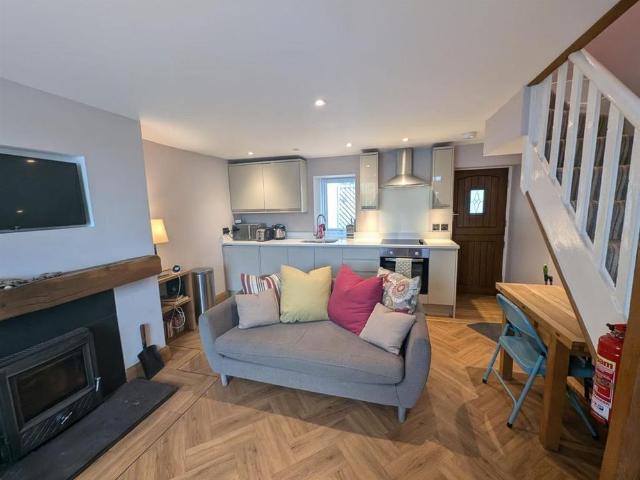 1 bedroom terraced house to rent