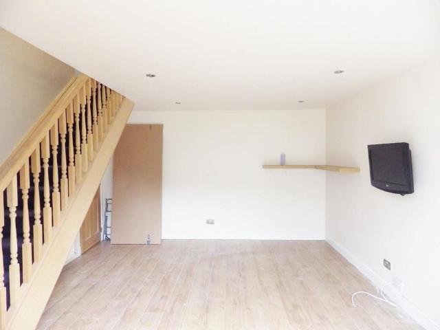 1 bedroom terraced house to rent