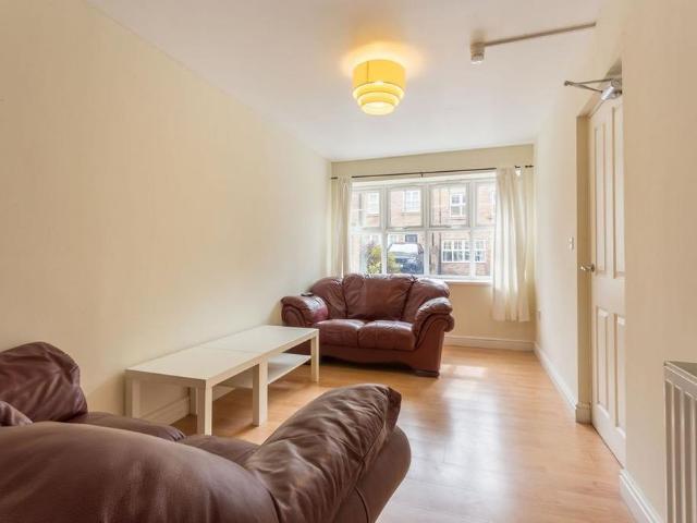 1 bedroom terraced house to rent