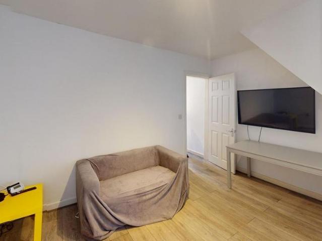 1 bedroom terraced house to rent
