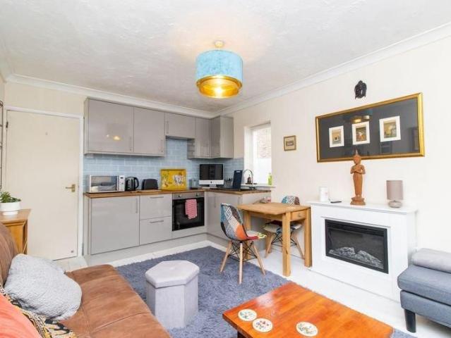 1 bedroom terraced house to rent