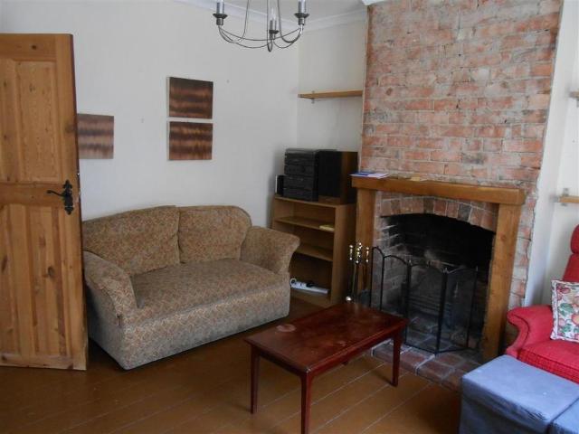 1 bedroom terraced house to rent
