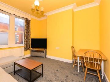 1 bedroom terraced house to rent