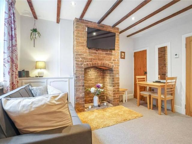 1 bedroom terraced house to rent