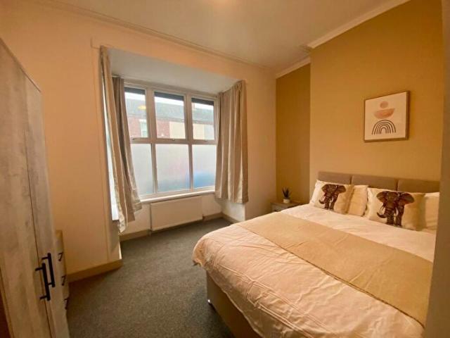 1 Bedroom Terraced House To Rent In Room, Shobnall Street, Burton Upon Trent, Staffordshire, DE14