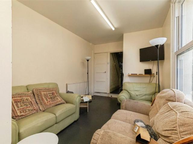 1 bedroom terraced to rent