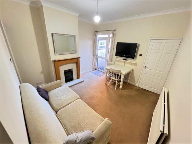 1 bedroom terraced to rent Thistleberry Avenue, Newcastle, Staffordshire, ST5