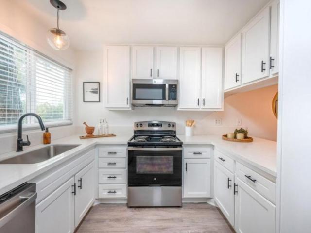 1 bedroom, Thousand Oaks CA 91362 105129345