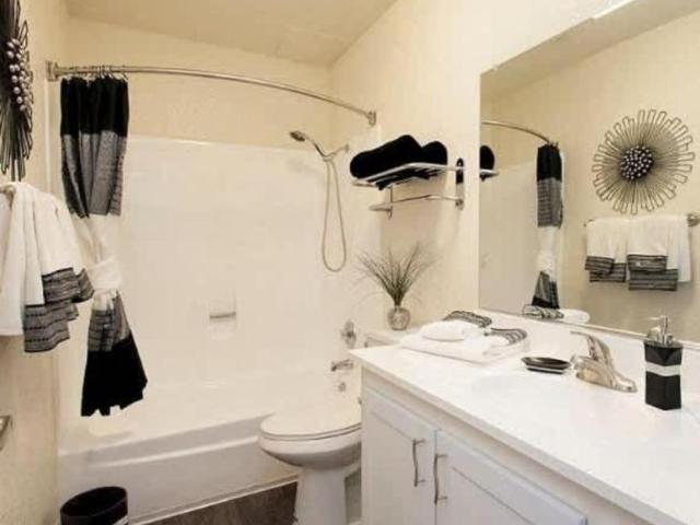 1 bedroom, Tracy CA 95376 105843273