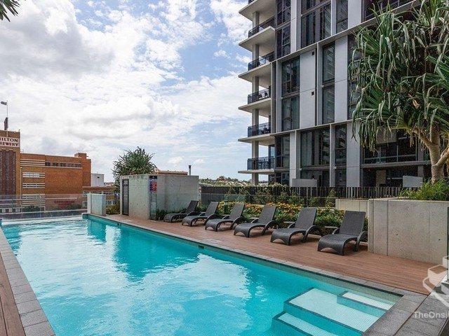 1 BEDROOM UNFURNISHED APARTMENT WITH ALLOCATED CAR PARK